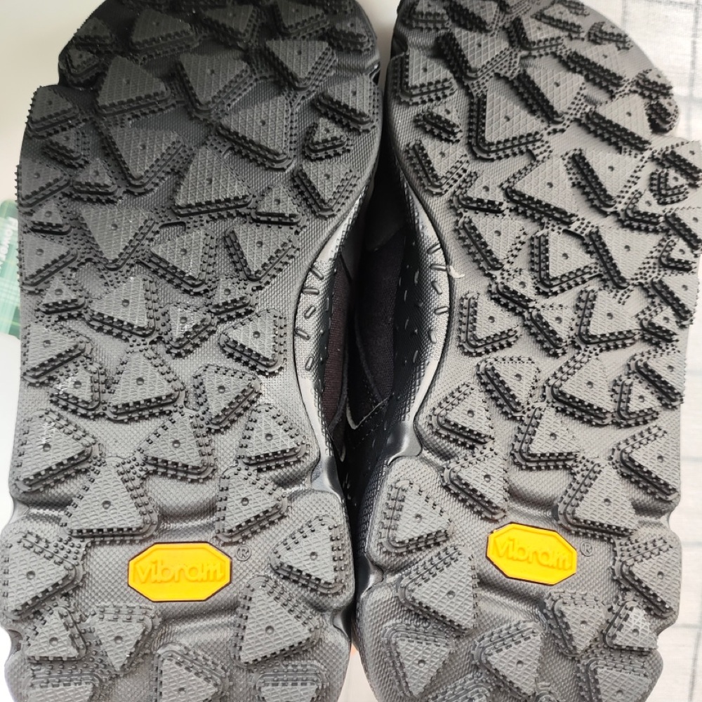 Barbour Black Sneakers with Tan Lining - Picture 7 of 7